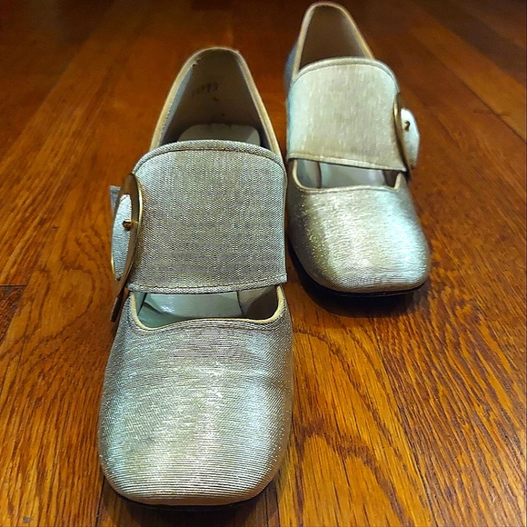 60's Gold Vintage Mod Block Heel Mary Jane's with side buckle sz 7 - Picture 5 of 10